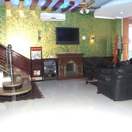 Hotel Raunak International New Delhi Interior foto