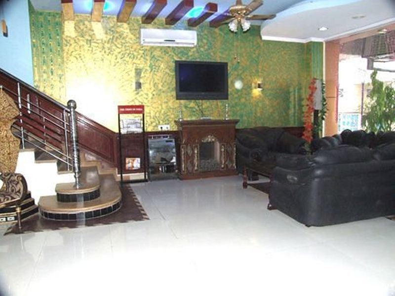 Hotel Raunak International New Delhi Interior foto