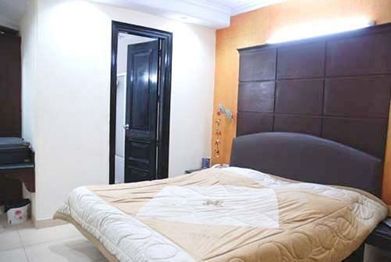 Hotel Raunak International New Delhi Bagian luar foto