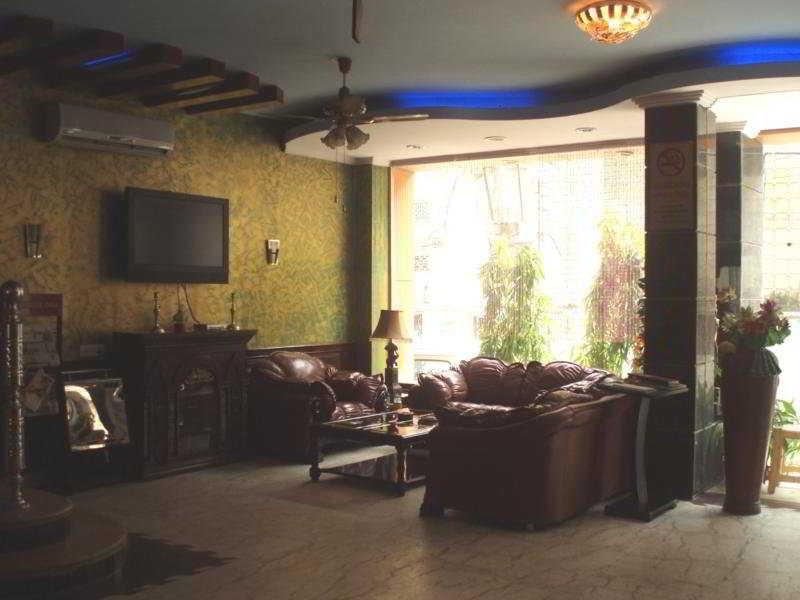 Hotel Raunak International New Delhi Bagian luar foto